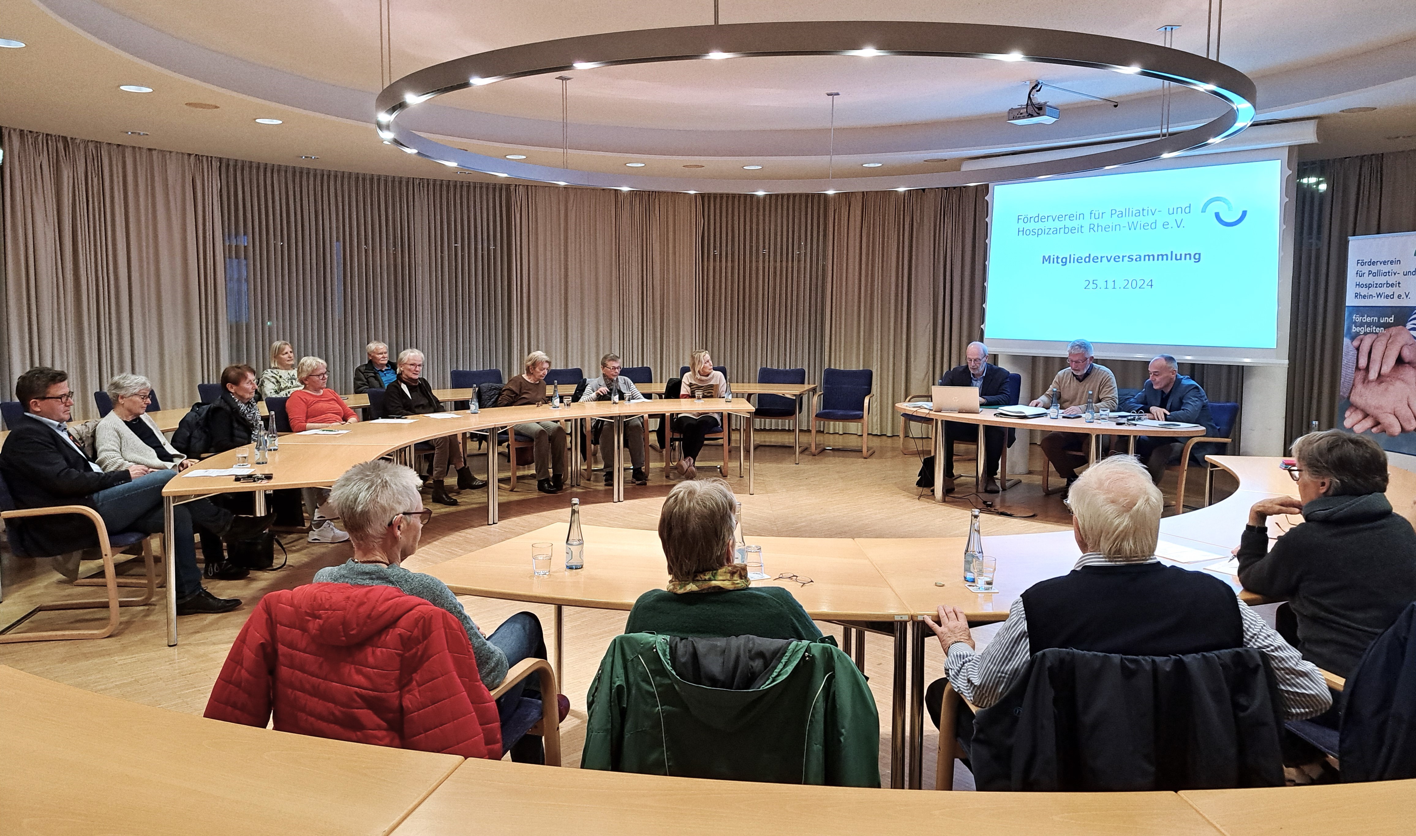 Die Mitgliederversammlung des Fördervereins im Sitzungssaal der Verbandsgemeinde war gut besucht.   Foto: Klaus Krumscheid